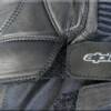 Two velcros wrist cuff adjustments provide a perfect fit.
